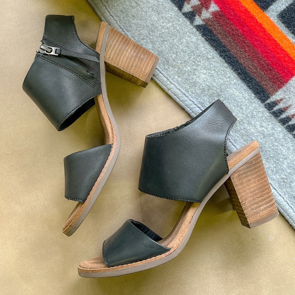 Tom’s Black Leather Heeled Sandals 8